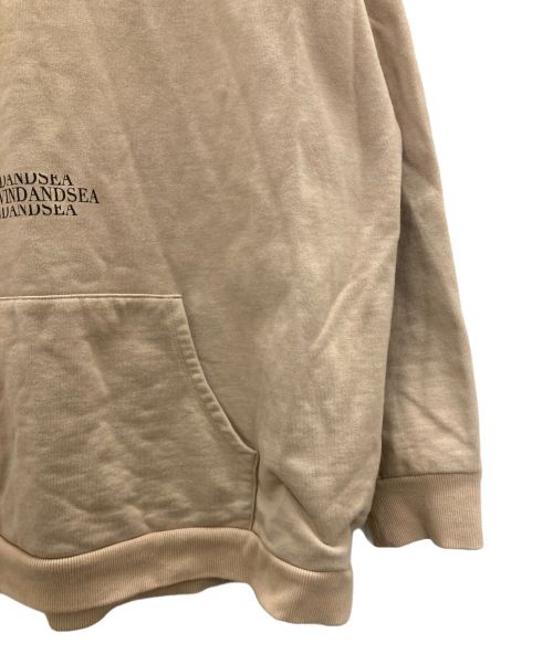 WIND AND SEA（ウィンダンシー）WIND AND SEA (ウィンド アンド シー) AMERI (アメリ) コラボプルオーバーパーカー ベージュ サイズ:Ｍの古着・服飾アイテム