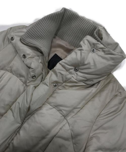 UNTITLED（アンタイトル）UNTITLED (アンタイトル) ダウンコート アイボリー サイズ:Mの古着・服飾アイテム