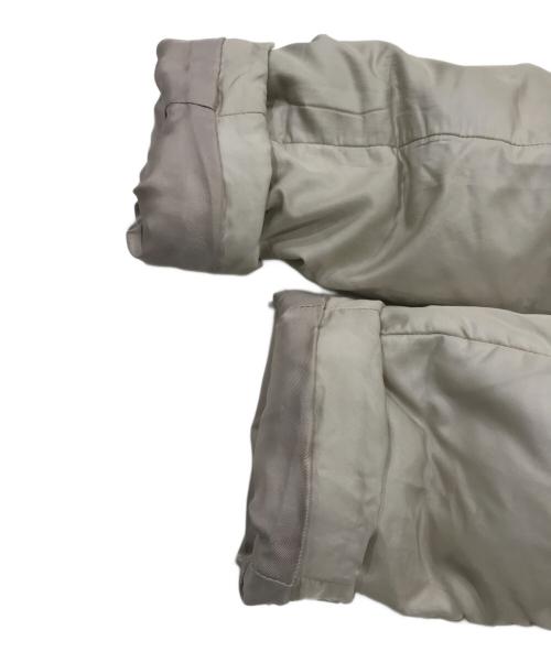 UNTITLED（アンタイトル）UNTITLED (アンタイトル) ダウンコート アイボリー サイズ:Mの古着・服飾アイテム