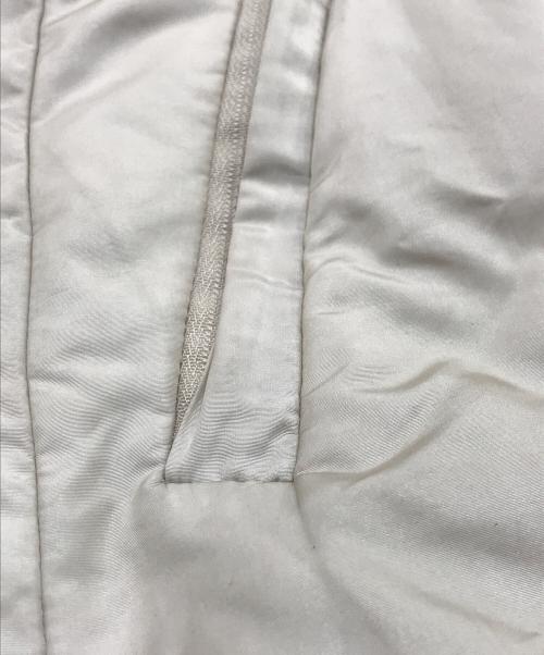 UNTITLED（アンタイトル）UNTITLED (アンタイトル) ダウンコート アイボリー サイズ:Mの古着・服飾アイテム
