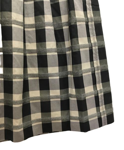 BURBERRY BLACK LABEL（バーバリーブラックレーベル）BURBERRY BLACK LABEL (バーバリーブラックレーベル) スカート ベージュ サイズ:40の古着・服飾アイテム