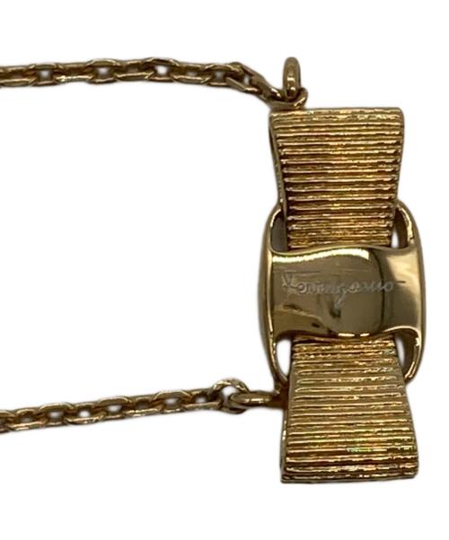 Ferragamo（フェラガモ）Ferragamo (フェラガモ) ヴァラネックレス ゴールドの古着・服飾アイテム