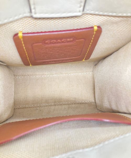 COACH（コーチ）COACH (コーチ) ミニカシン ショルダーバッグ ホワイトの古着・服飾アイテム