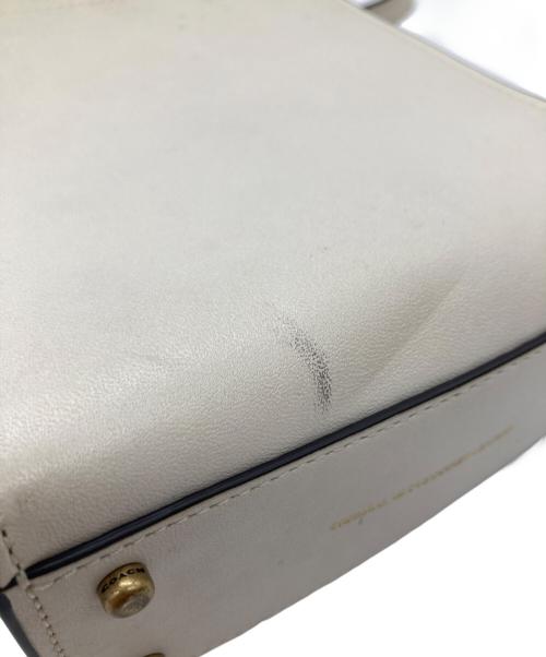 COACH（コーチ）COACH (コーチ) ミニカシン ショルダーバッグ ホワイトの古着・服飾アイテム