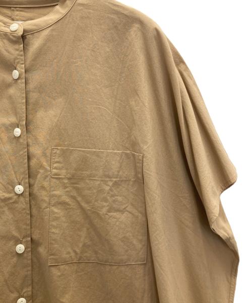 HUIS（ハウス）HUIS (ハウス) オーガニックコットンバンドカラー半袖ワイドブラウス ブラウン サイズ:FREEの古着・服飾アイテム