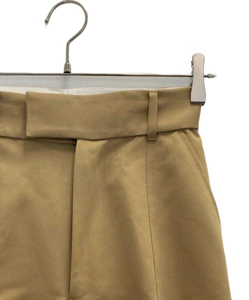 MIESROHE（ミースロエ）MIESROHE (ミースロエ) sustainable構築ワイドパンツ ベージュの古着・服飾アイテム