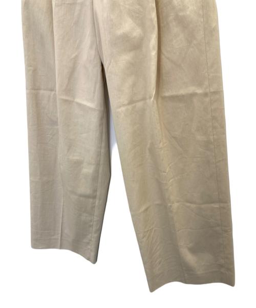 23区（ニジュウサンク）23区 (ニジュウサンク) コットンリネンストレッチ ストレートタック パンツ ベージュ サイズ:34の古着・服飾アイテム