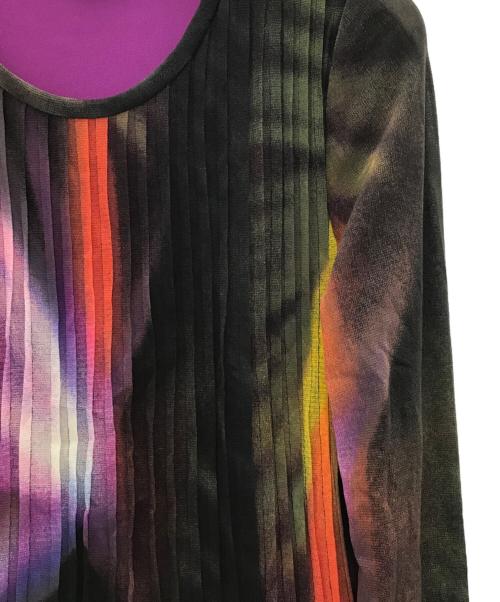 VIVIENNE TAM（ヴィヴィアンタム）VIVIENNE TAM (ヴィヴィアンタム) 総柄ワンピース マルチカラーの古着・服飾アイテム