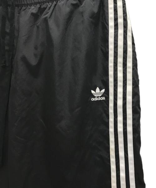 adidas（アディダス）adidas (アディダス) Adilenium メガフレア トラックパンツ 」 ブラック サイズ:2XLの古着・服飾アイテム
