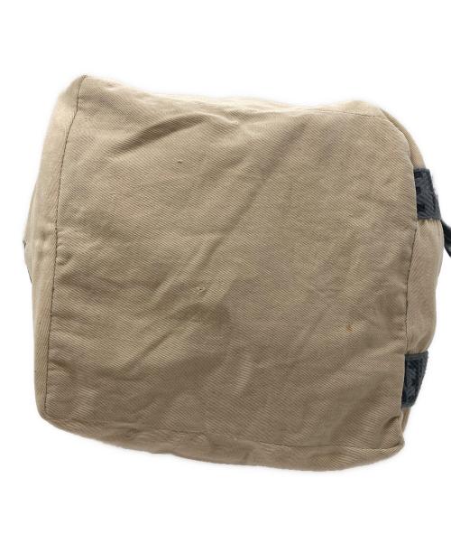 Vivienne Westwood ANGLOMANIA（ヴィヴィアンウエストウッドアングロマニア）Vivienne Westwood ANGLOMANIA (ヴィヴィアンウエストウッドアングロマニア) アフリカバッグ アイボリーの古着・服飾アイテム