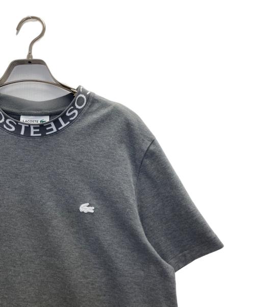 LACOSTE（ラコステ）LACOSTE (ラコステ) ネックロゴTee グレー サイズ:US Mの古着・服飾アイテム