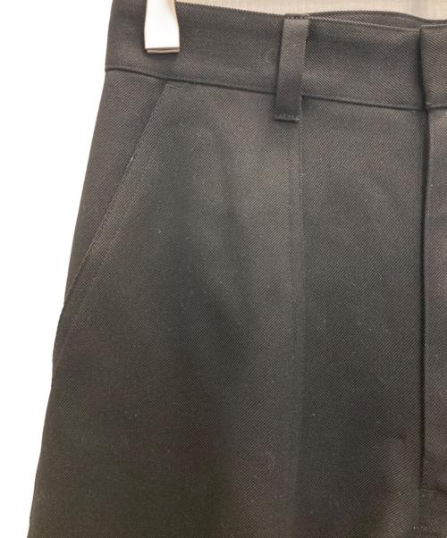YLEVE（イレーヴ）YLEVE (イレーヴ) ワイドウールスラックス ブラックの古着・服飾アイテム