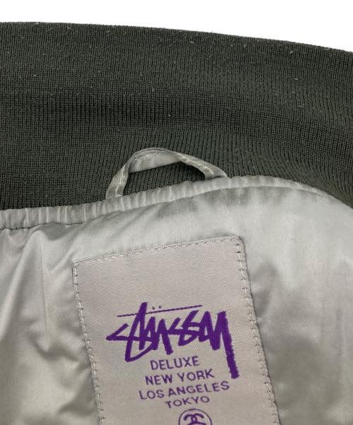 stussy（ステューシー）stussy (ステューシー) ロゴ刺繍フライトジャケット オリーブ サイズ:Mの古着・服飾アイテム