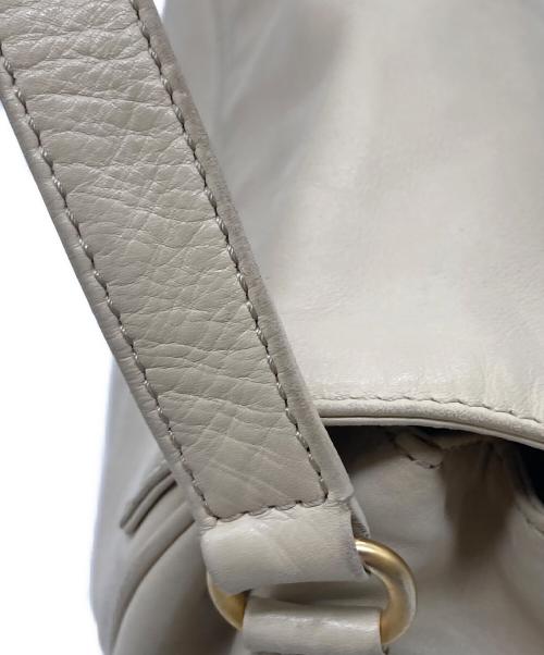 CELINE（セリーヌ）CELINE (セリーヌ) オールドレザーサークルバックルショルダーバッグ アイボリーの古着・服飾アイテム