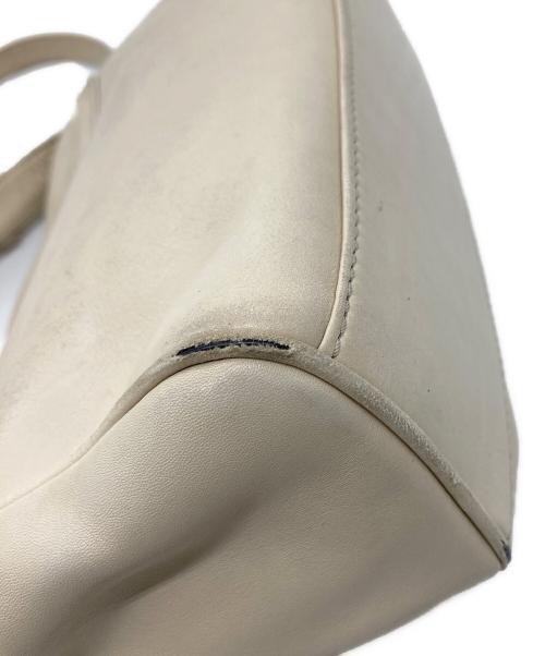 CELINE（セリーヌ）CELINE (セリーヌ) オールドレザーサークルバックルショルダーバッグ アイボリーの古着・服飾アイテム
