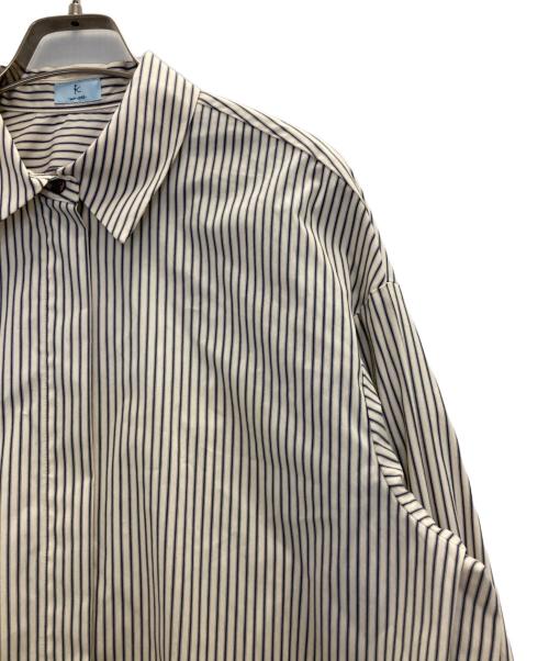 KUMIKYOKU（クミキョク）KUMIKYOKU (クミキョク) コンパクトシャーティングオーバー シャツ ネイビー×アイボリー サイズ:FREEの古着・服飾アイテム