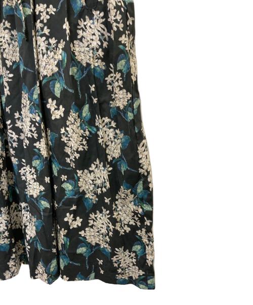 the last flower of the afternoon（ザ ラスト フラワー オブ ザ アフタヌーン）the last flower of the afternoon (ザ ラスト フラワー オブ ザ アフタヌーン) LIBERTYFABRICS layered dress ネイビー サイズ:FREEの古着・服飾アイテム