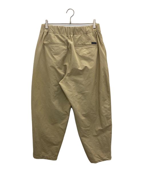 HELLY HANSEN（ヘリーハンセン）HELLY HANSEN (ヘリーハンセン) ストーレンツータックパンツ ベージュ サイズ:Mの古着・服飾アイテム