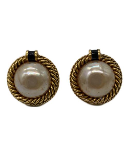 CHANEL（シャネル）CHANEL (シャネル) パールイヤリング ゴールド×ブラックの古着・服飾アイテム