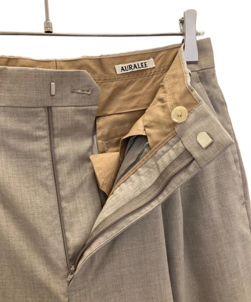 AURALEE（オーラリー）AURALEE (オーラリー) WASHABLE WOOL TROPICAL SLACKS ベージュ サイズ:3の古着・服飾アイテム