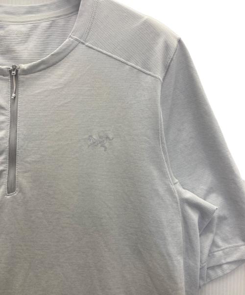 ARC'TERYX（アークテリクス）ARC'TERYX (アークテリクス) CORMAC 1/4 ZIP SS M アイボリー サイズ:XSの古着・服飾アイテム