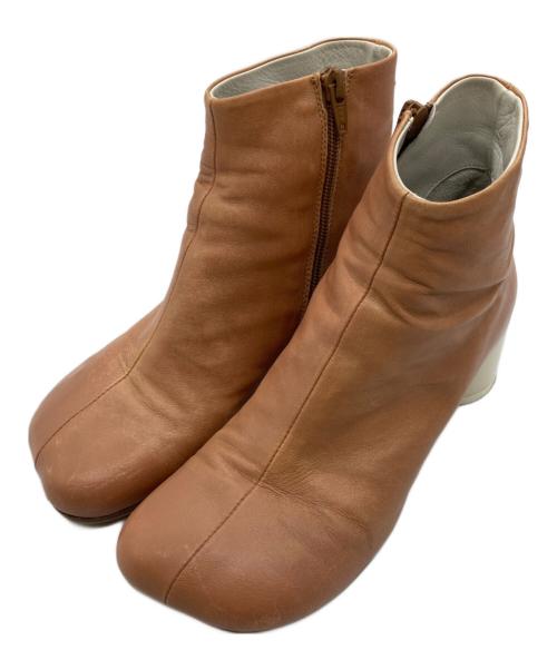 MM6 Maison Margiela（エムエムシックスメゾンマルジェラ）MM6 Maison Margiela (エムエムシックスメゾンマルジェラ) アナトミックアンクルブーツ ベージュ サイズ:35の古着・服飾アイテム
