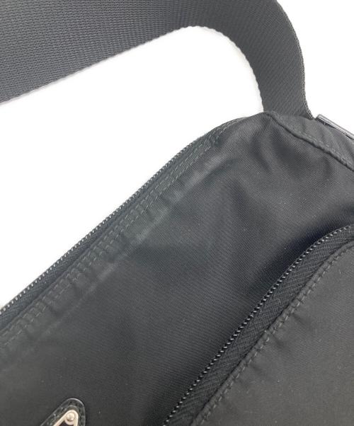 PRADA（プラダ）PRADA (プラダ) ナイロンショルダーバッグ ブラックの古着・服飾アイテム