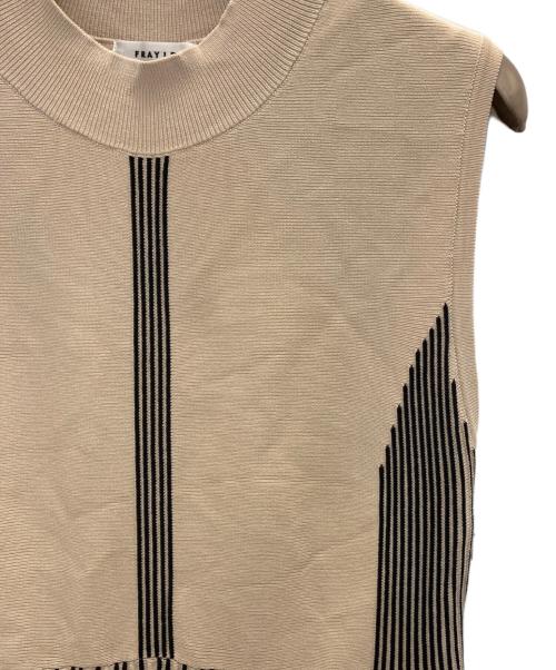 FRAY ID（フレイ アイディー）FRAY ID (フレイ アイディー) ストライプペプラムニットワンピース ベージュ サイズ:FREEの古着・服飾アイテム