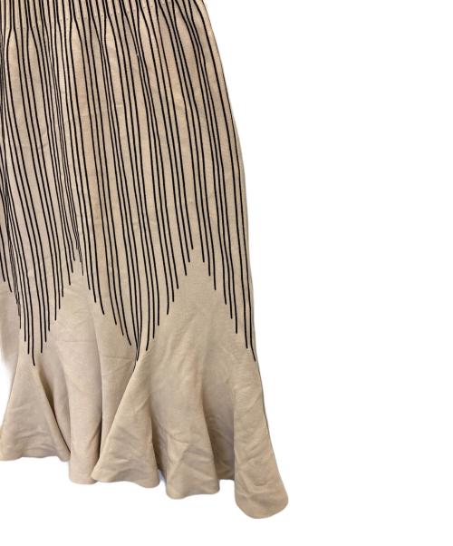 FRAY ID（フレイ アイディー）FRAY ID (フレイ アイディー) ストライプペプラムニットワンピース ベージュ サイズ:FREEの古着・服飾アイテム
