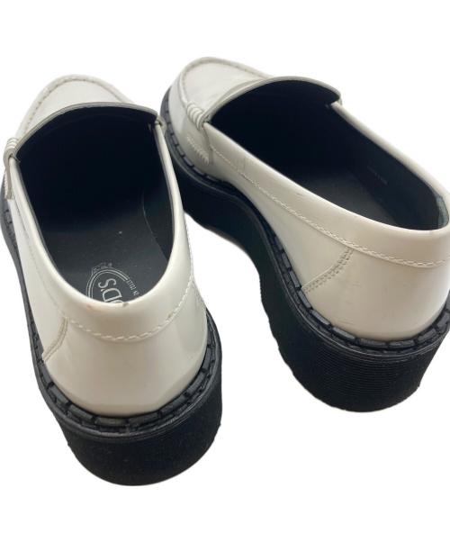 TOD'S（トッズ）TOD'S (トッズ) 厚底ローファー ホワイト サイズ:35の古着・服飾アイテム