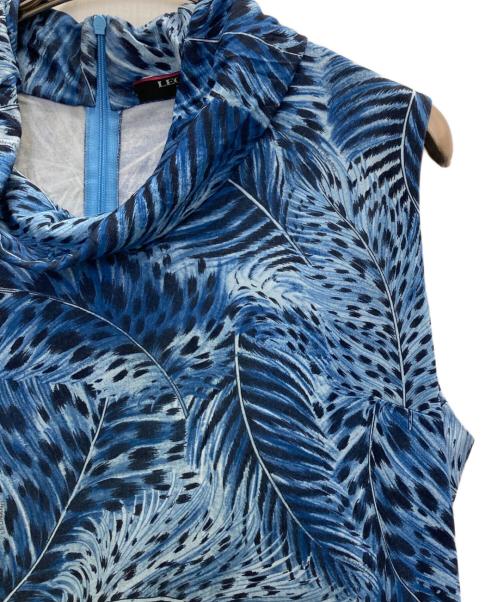 LEONARD（レオナール）LEONARD (レオナール) 羽根プリントドレープネックノースルーブワンピース ブルー サイズ:SIZE LLの古着・服飾アイテム