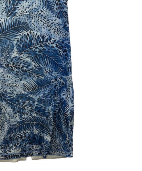 LEONARD（レオナール）LEONARD (レオナール) 羽根プリントドレープネックノースルーブワンピース ブルー サイズ:SIZE LLの古着・服飾アイテム