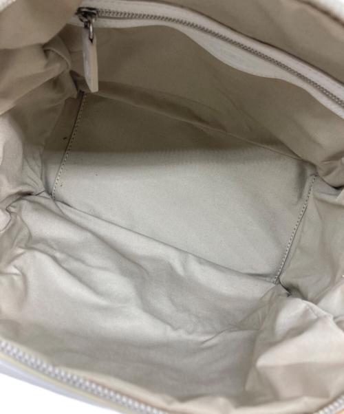 TOD'S（トッズ）TOD'S (トッズ) マルチポケットハンドバッグ ホワイトの古着・服飾アイテム