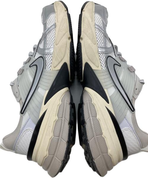 NIKE（ナイキ）NIKE (ナイキ) V2K RUN SUMMIT WHITE/METALLIC SILVE サイズ:28の古着・服飾アイテム