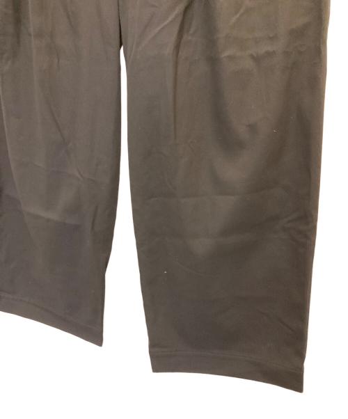 MARKAWARE（マーカウェア）MARKAWARE (マーカウェア) TRIPLE PLEATED EASY TROUSERS ブラック サイズ:2の古着・服飾アイテム