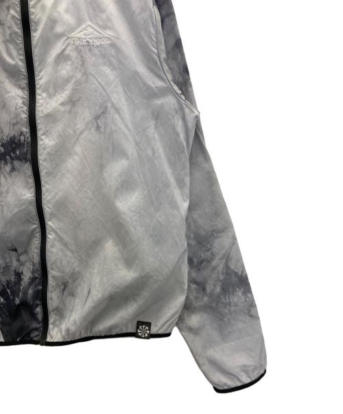 NIKE（ナイキ）NIKE (ナイキ) トレイルジャケット グレー サイズ:Mの古着・服飾アイテム