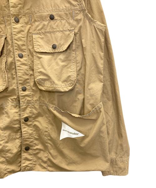 and wander（アンドワンダー）and wander (アンドワンダー) ナイロンワークシャツジャケット ベージュ サイズ:00の古着・服飾アイテム