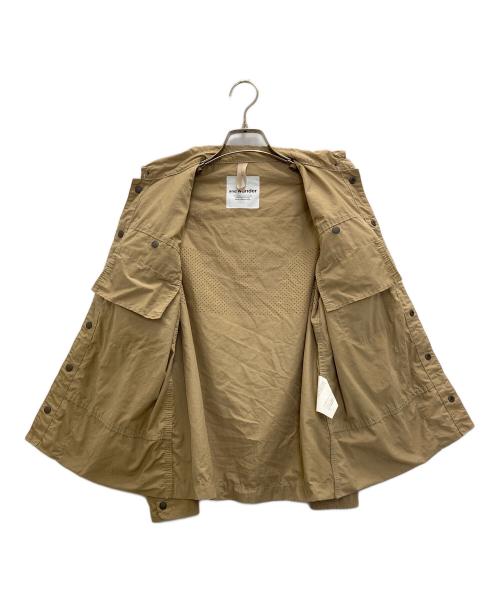 and wander（アンドワンダー）and wander (アンドワンダー) ナイロンワークシャツジャケット ベージュ サイズ:00の古着・服飾アイテム