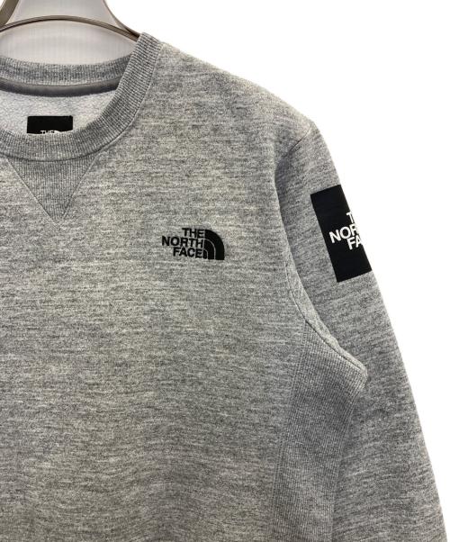 THE NORTH FACE（ザ ノース フェイス）THE NORTH FACE (ザ ノース フェイス) スクエアロゴクルー スウェット グレー サイズ:Mの古着・服飾アイテム