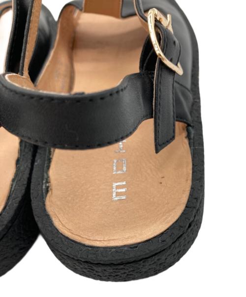 MOHI（モヒ）MOHI (モヒ) Tストラップ オープントゥ フラットシューズ ブラック サイズ:37の古着・服飾アイテム