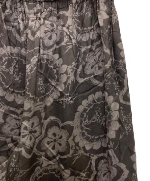 COMME des GARCONS（コムデギャルソン）COMME des GARCONS (コムデギャルソン) フラワープリントイージーパンツ グレー サイズ:表記なしの古着・服飾アイテム