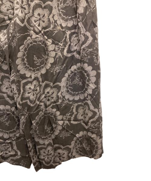 COMME des GARCONS（コムデギャルソン）COMME des GARCONS (コムデギャルソン) フラワープリントイージーパンツ グレー サイズ:表記なしの古着・服飾アイテム