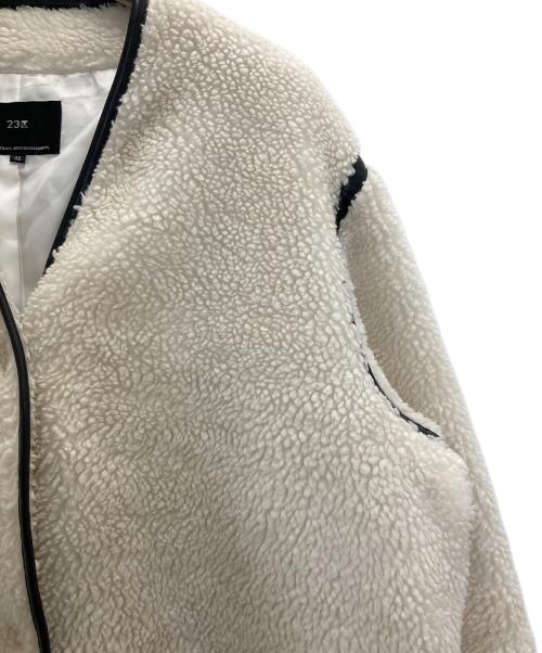 23区（ニジュウサンク）23区 (ニジュウサンク) パイピングボアコート ホワイト サイズ:38の古着・服飾アイテム