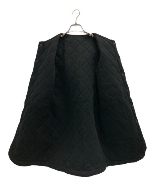 ARMEN（アーメン）ARMEN (アーメン) キルティングノーカラーコート ブラックの古着・服飾アイテム