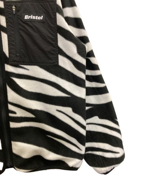 F.C.R.B.（エフシーレアルブリストル）F.C.R.B. (エフシーレアルブリストル) ZEBRA FLEECE REVERSIBLE JACKET ブラウン×ホワイト サイズ:Sの古着・服飾アイテム