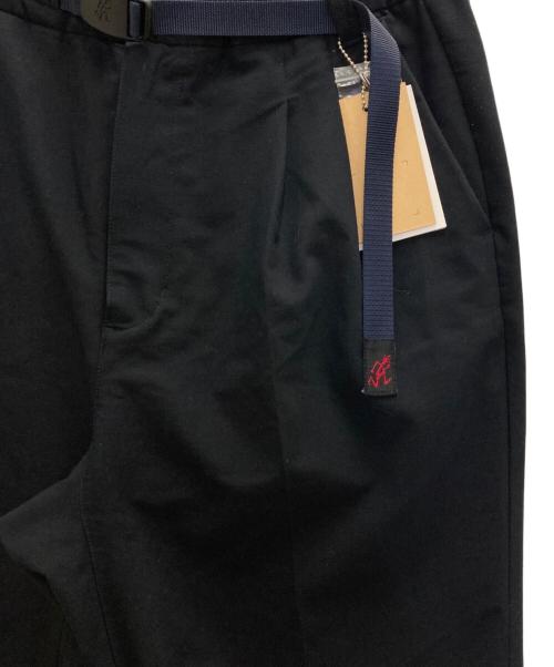 WHITE MOUNTAINEERING（ホワイトマウンテ二アニング）WHITE MOUNTAINEERING (ホワイトマウンテ二アニング) GRAMICCI (グラミチ) 2TUCK コラボ ワイド パンツ ネイビーの古着・服飾アイテム