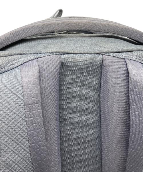 THE NORTH FACE（ザ ノース フェイス）THE NORTH FACE (ザ ノース フェイス) PIVOTER グレーの古着・服飾アイテム