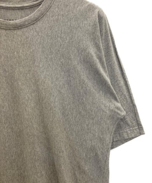 HOMME PLISSE ISSEY MIYAKE（オム プリッセ イッセイ ミヤケ）HOMME PLISSE ISSEY MIYAKE (オム プリッセ イッセイ ミヤケ) RELEASE-T BASIC グレー サイズ:2の古着・服飾アイテム
