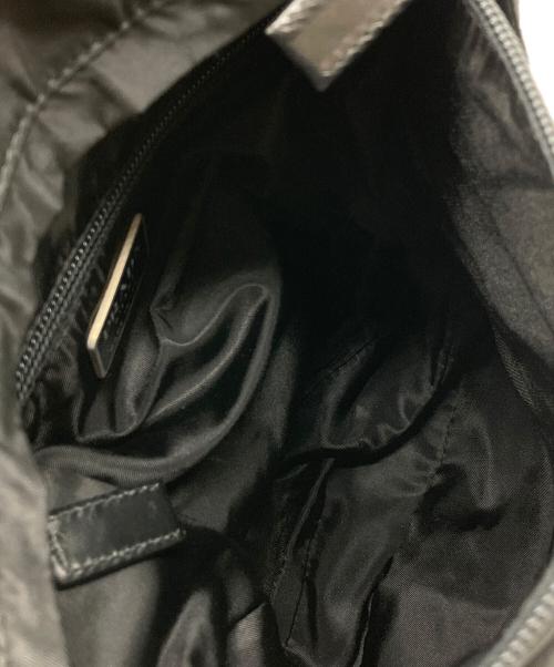 PRADA（プラダ）PRADA (プラダ) 三角ロゴナイロンショルダーバッグ ブラックの古着・服飾アイテム