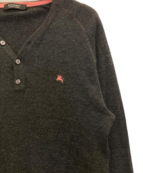 BURBERRY BLACK LABEL（バーバリーブラックレーベル）BURBERRY BLACK LABEL (バーバリーブラックレーベル) ヘンリーネックニット グレー サイズ:Ⅿの古着・服飾アイテム